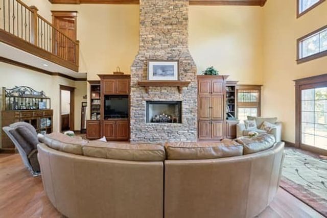 90 Gauging Station Ln, Hurricane Mills, TN 37078