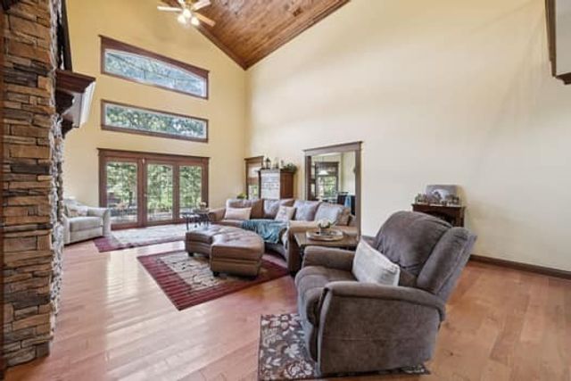 90 Gauging Station Ln, Hurricane Mills, TN 37078