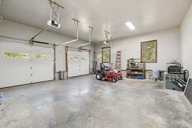 90 Gauging Station Ln, Hurricane Mills, TN 37078