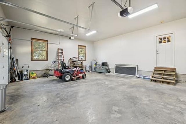 90 Gauging Station Ln, Hurricane Mills, TN 37078