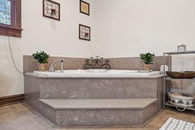 90 Gauging Station Ln, Hurricane Mills, TN 37078