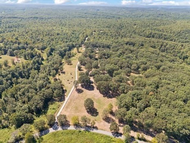 90 Gauging Station Ln, Hurricane Mills, TN 37078