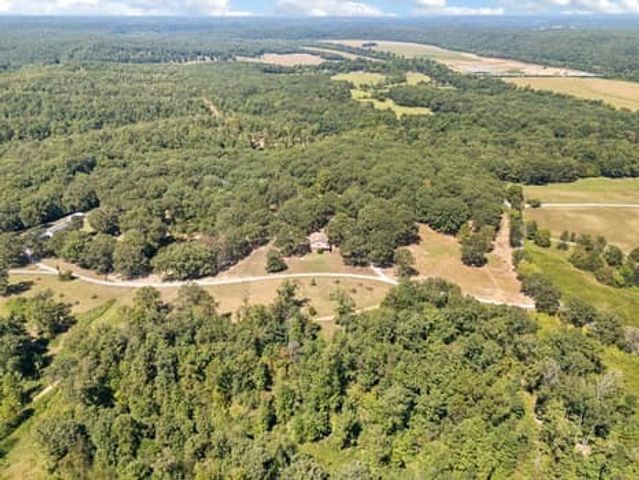 90 Gauging Station Ln, Hurricane Mills, TN 37078