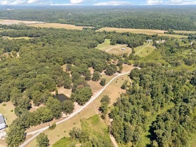 90 Gauging Station Ln, Hurricane Mills, TN 37078