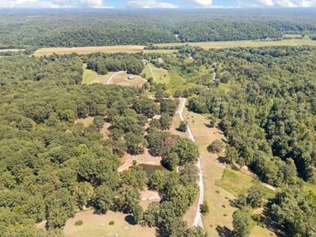 90 Gauging Station Ln, Hurricane Mills, TN 37078