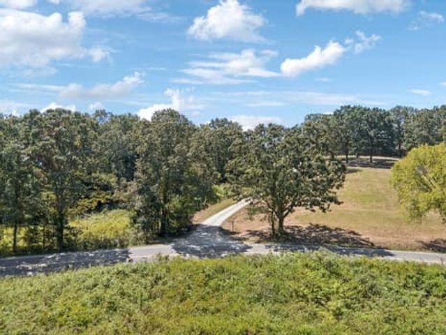 90 Gauging Station Ln, Hurricane Mills, TN 37078