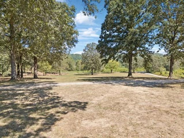 90 Gauging Station Ln, Hurricane Mills, TN 37078