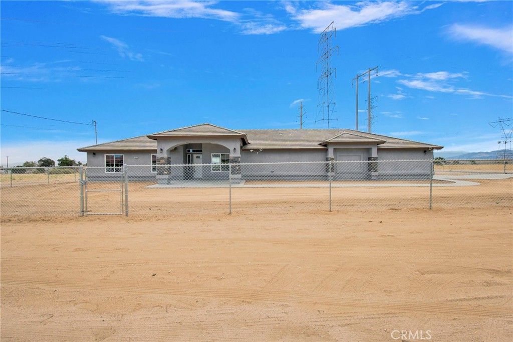 Image 11 of property listing at 9835 Pyrite Avenue, Hesperia, CA 92345