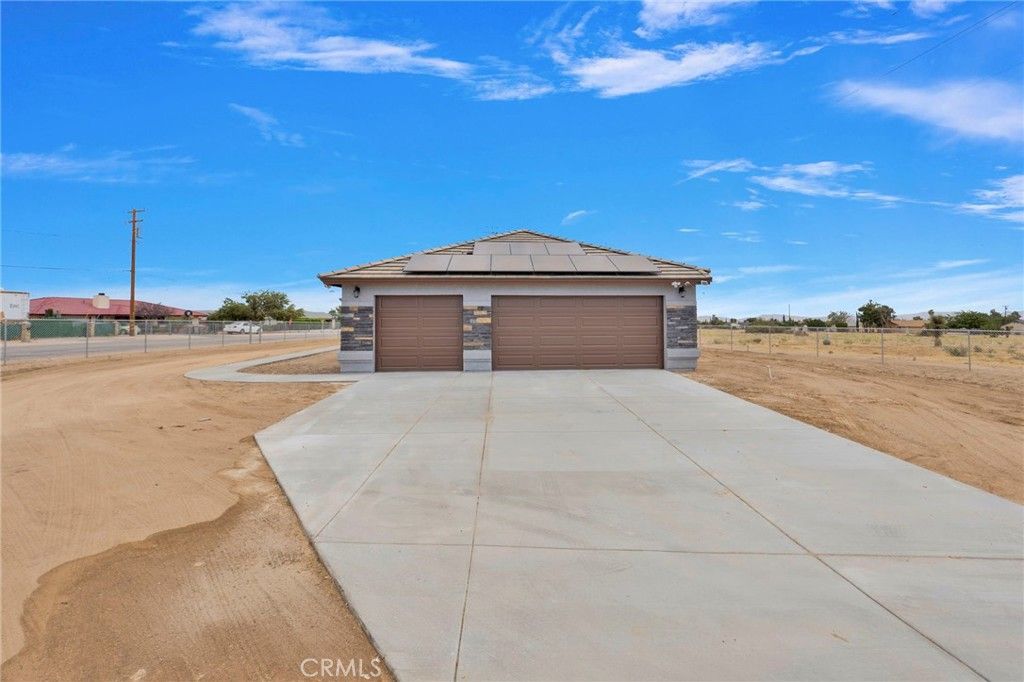 Image 14 of property listing at 9835 Pyrite Avenue, Hesperia, CA 92345