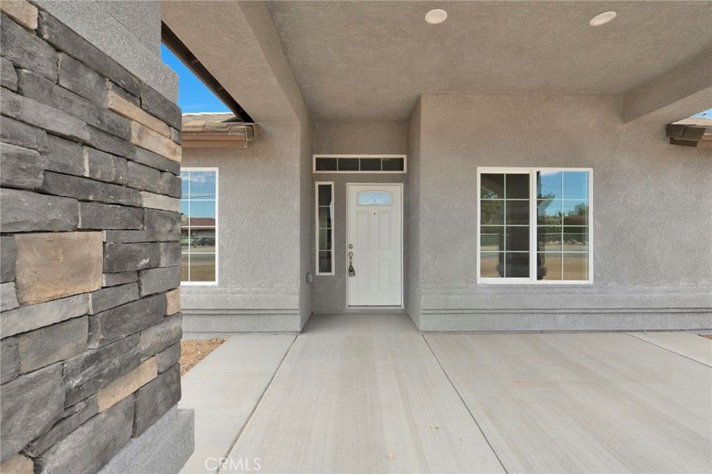 Image 15 of property listing at 9835 Pyrite Avenue, Hesperia, CA 92345