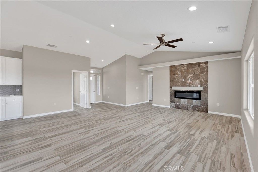 Image 16 of property listing at 9835 Pyrite Avenue, Hesperia, CA 92345