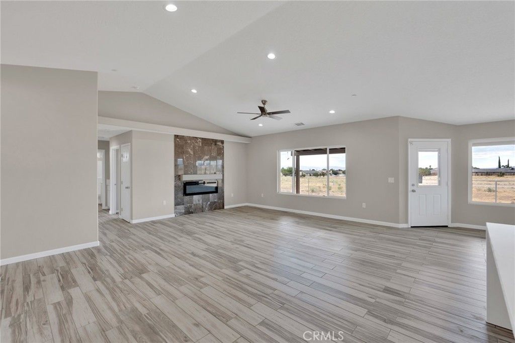 Image 17 of property listing at 9835 Pyrite Avenue, Hesperia, CA 92345