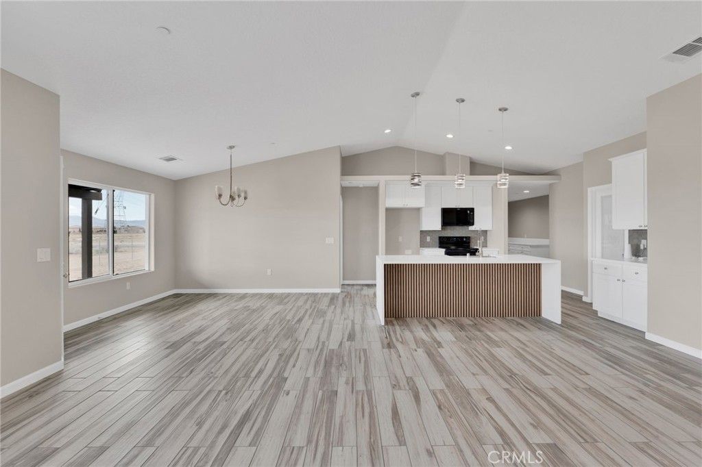 Image 18 of property listing at 9835 Pyrite Avenue, Hesperia, CA 92345