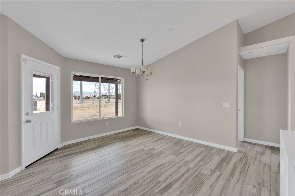 Image 19 of property listing at 9835 Pyrite Avenue, Hesperia, CA 92345