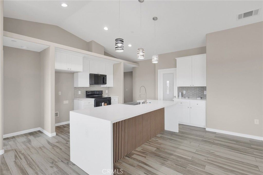 Image 20 of property listing at 9835 Pyrite Avenue, Hesperia, CA 92345
