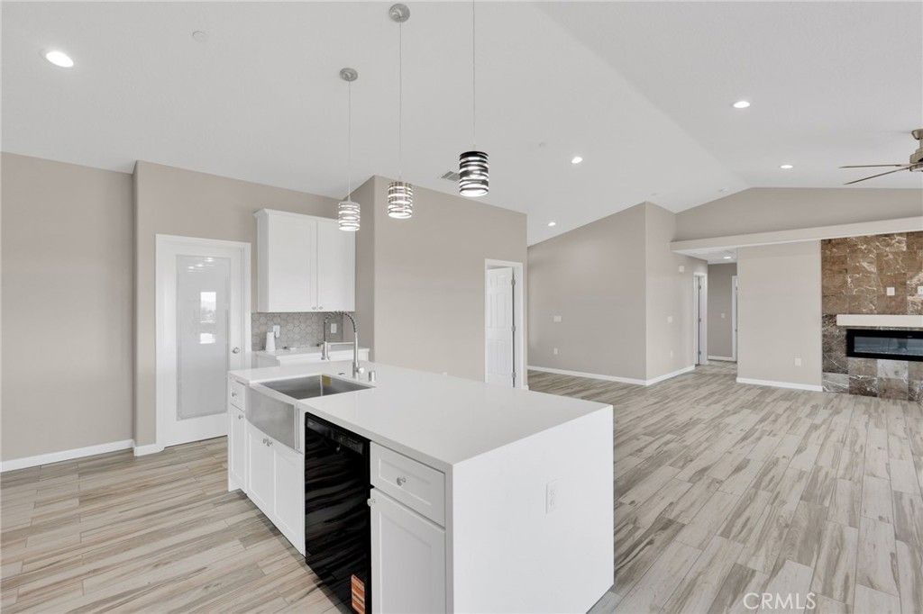 Image 21 of property listing at 9835 Pyrite Avenue, Hesperia, CA 92345