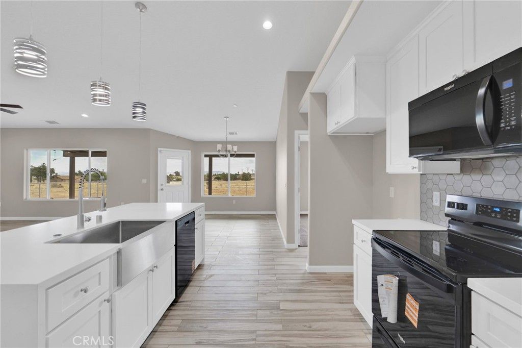Image 22 of property listing at 9835 Pyrite Avenue, Hesperia, CA 92345