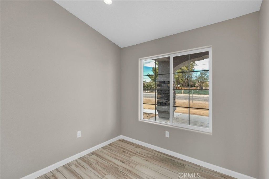 Image 25 of property listing at 9835 Pyrite Avenue, Hesperia, CA 92345