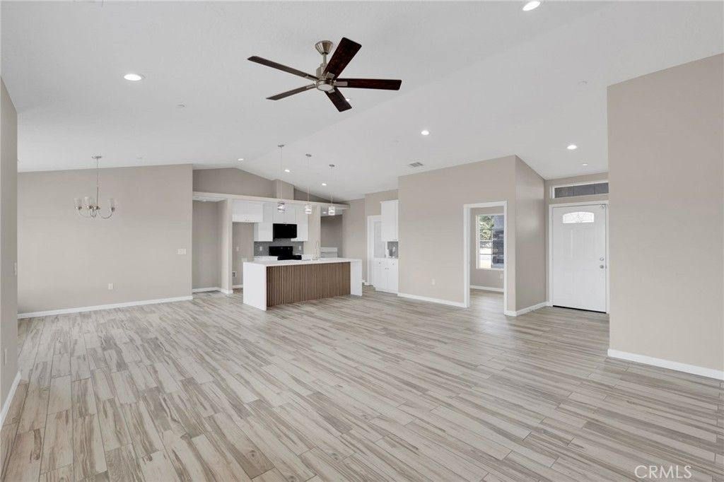 Image 4 of property listing at 9835 Pyrite Avenue, Hesperia, CA 92345