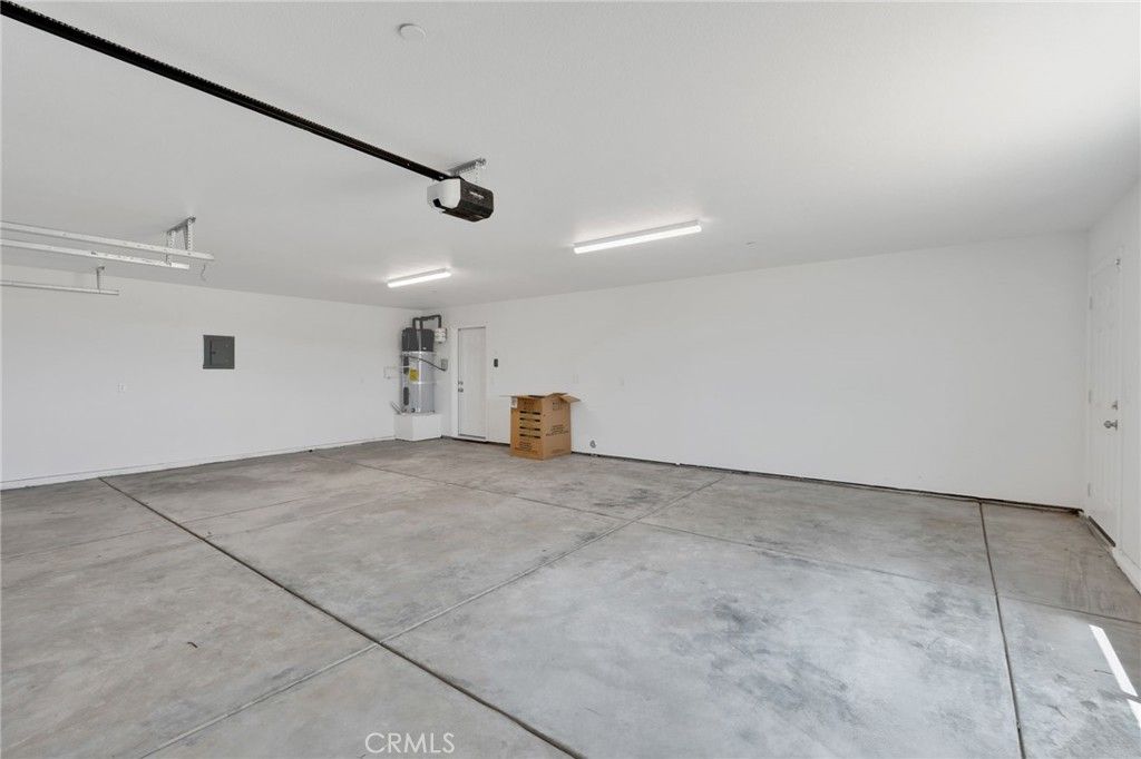 Image 44 of property listing at 9835 Pyrite Avenue, Hesperia, CA 92345
