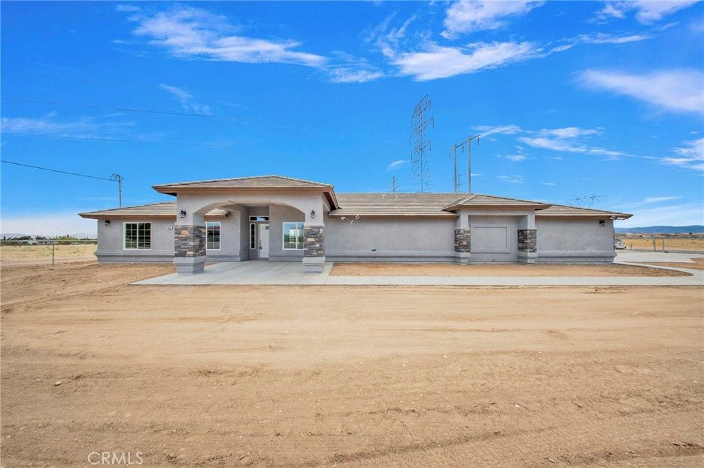 Image 9 of property listing at 9835 Pyrite Avenue, Hesperia, CA 92345