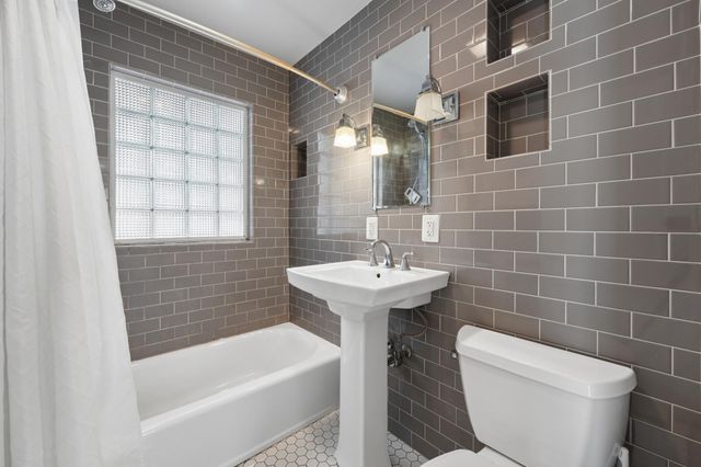 4035 Penn Avenue N, Minneapolis, MN 55412