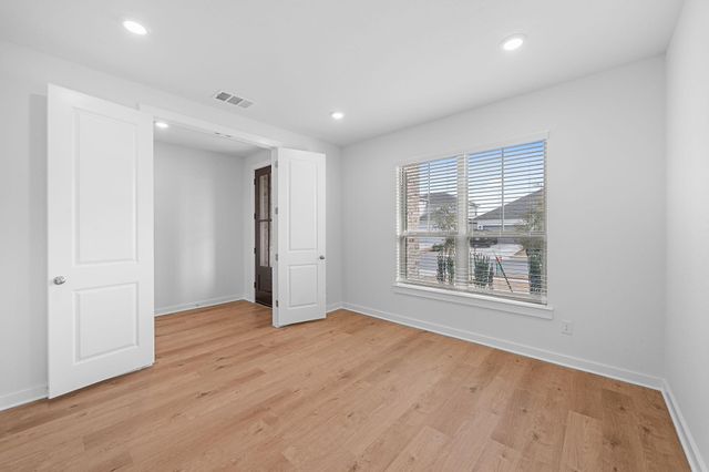 124 Hadleigh DR, Hutto, TX 78634
