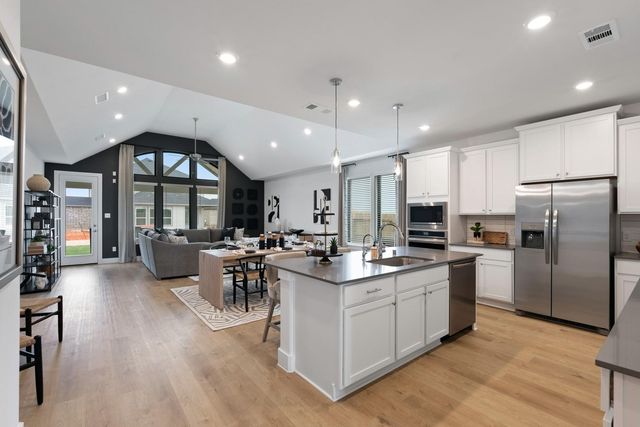 124 Hadleigh DR, Hutto, TX 78634