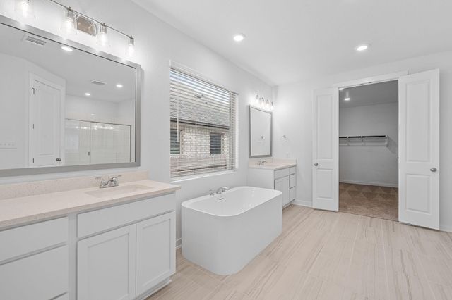 124 Hadleigh DR, Hutto, TX 78634