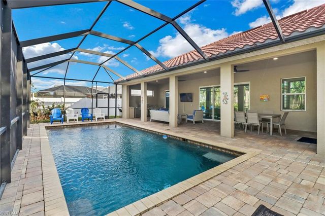 2215 SW 38th TER, Cape Coral, FL 33914