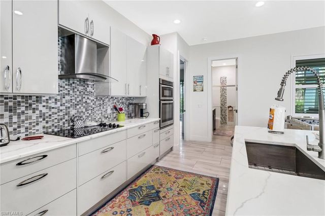 2215 SW 38th TER, Cape Coral, FL 33914