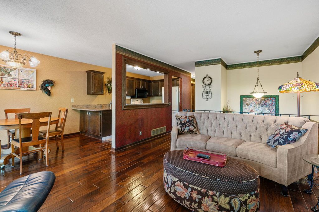 10717 Yukon Avenue S, Bloomington, MN 55438 — photo 5