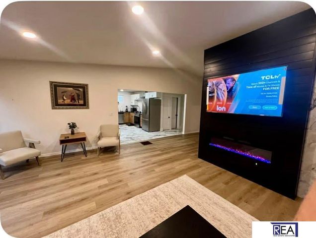 4005 S 36 Street, Omaha, NE 68107