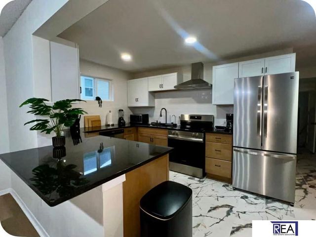 4005 S 36 Street, Omaha, NE 68107