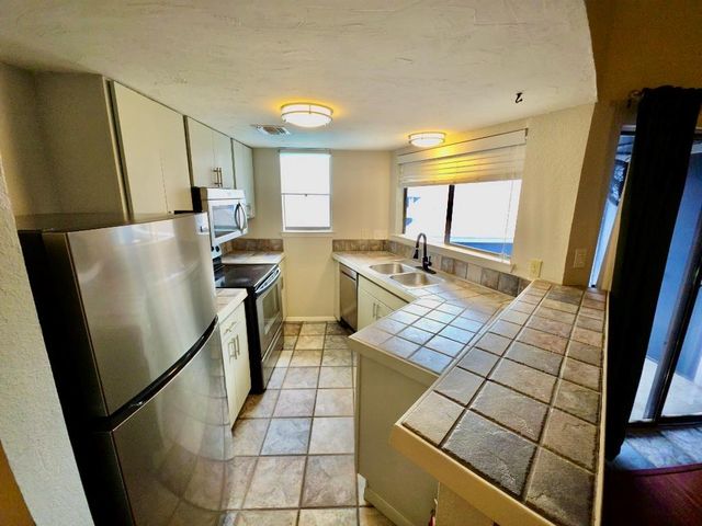 2500 Burleson RD 521, Austin, TX 78741