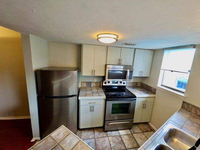 2500 Burleson RD 521, Austin, TX 78741