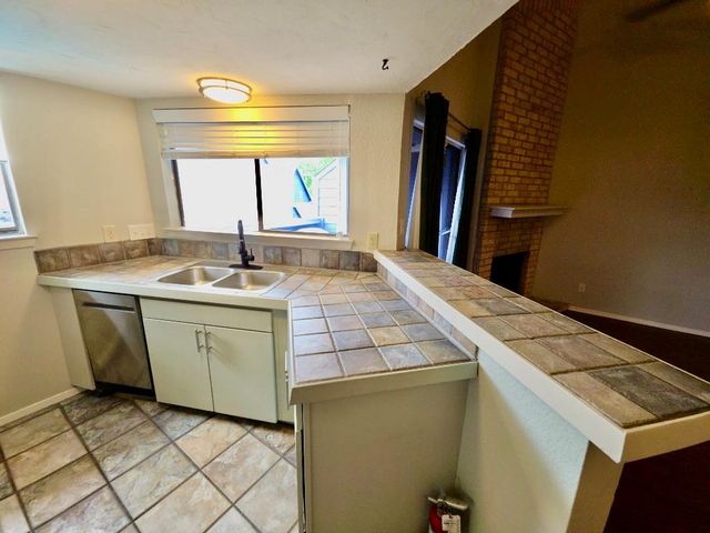 2500 Burleson RD 521, Austin, TX 78741