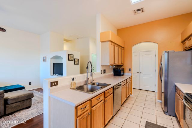 3630 N Raven Wash Drive, Tucson, AZ 85745