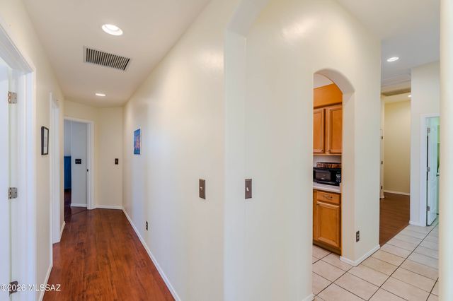 3630 N Raven Wash Drive, Tucson, AZ 85745