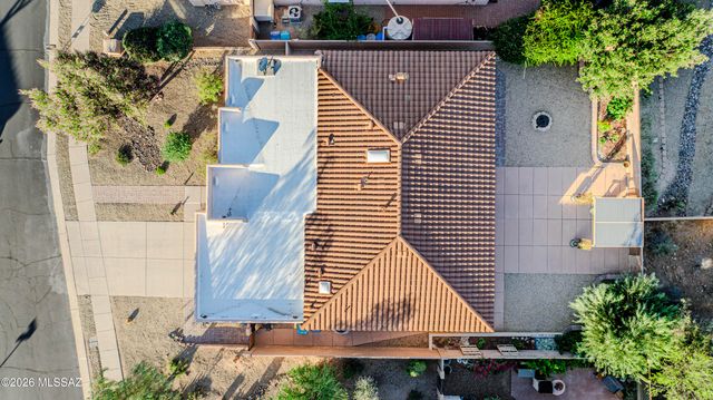 3630 N Raven Wash Drive, Tucson, AZ 85745
