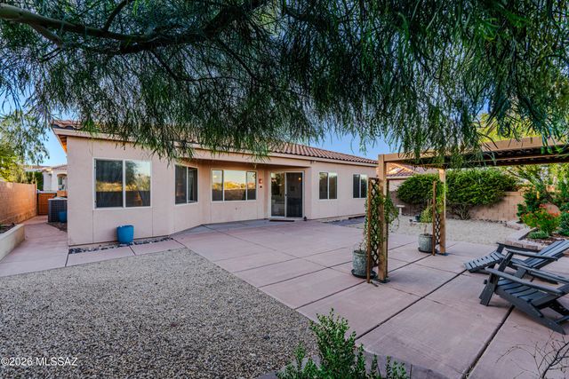 3630 N Raven Wash Drive, Tucson, AZ 85745