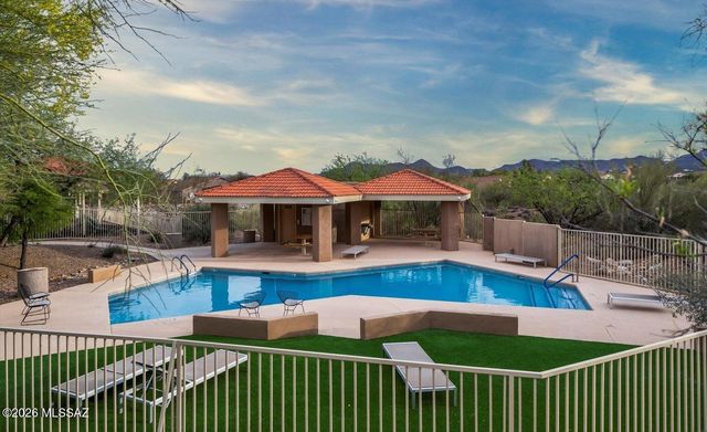 3630 N Raven Wash Drive, Tucson, AZ 85745