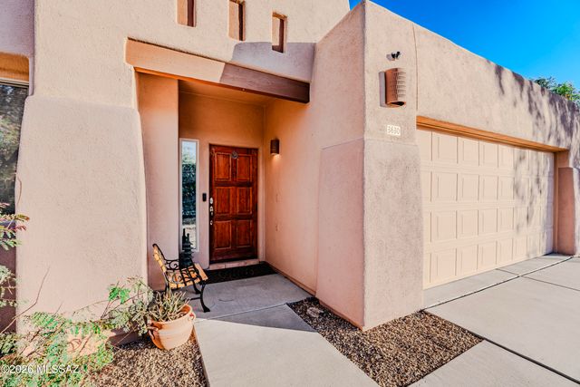 3630 N Raven Wash Drive, Tucson, AZ 85745