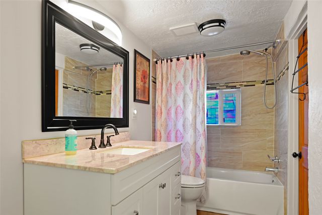 538 Onate Place, Santa Fe, NM 87501