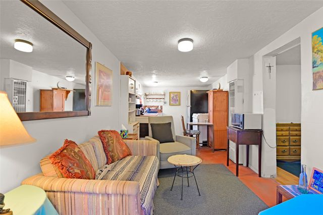 538 Onate Place, Santa Fe, NM 87501