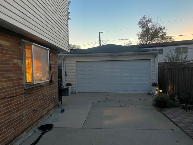 9256 N Parkside Drive, Des Plaines, IL 60016