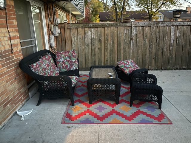 9256 N Parkside Drive, Des Plaines, IL 60016