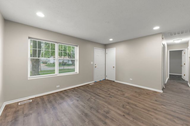 144 Garden Drive, Bolingbrook, IL 60440