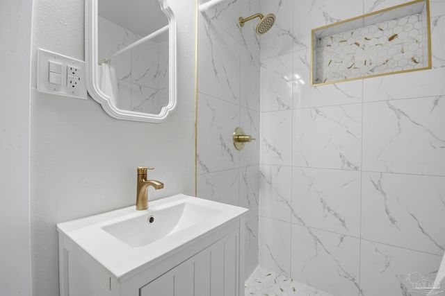 522 S Edgewood Cir, Pensacola, FL 32507