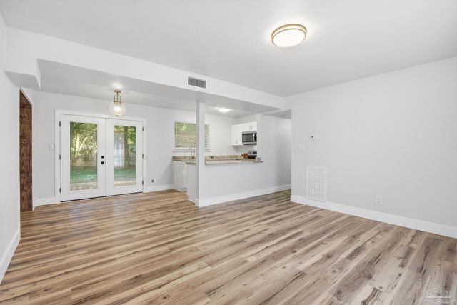 522 S Edgewood Cir, Pensacola, FL 32507